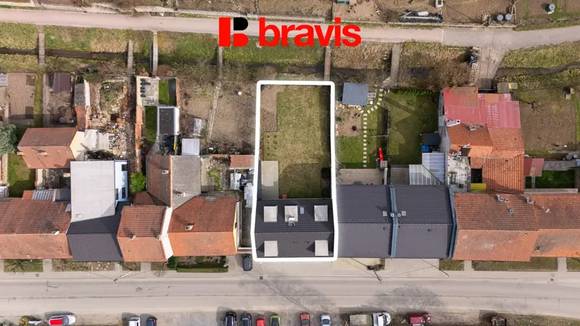 Prodej moderního rodinného domu 5+kk se zahradou a garáží, Velatice - Brno-venkov