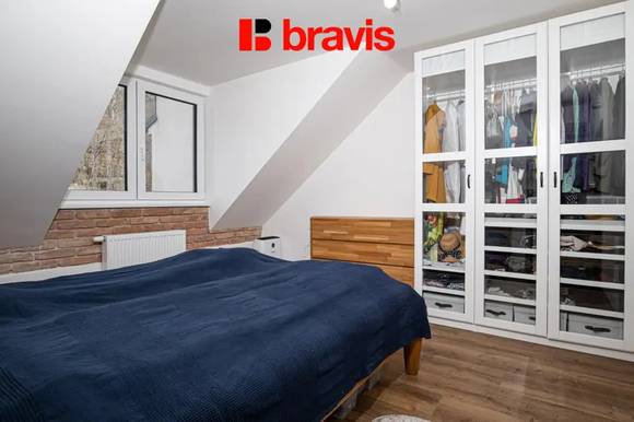 Prodej moderního rodinného domu 5+kk se zahradou a garáží, Velatice - Brno-venkov