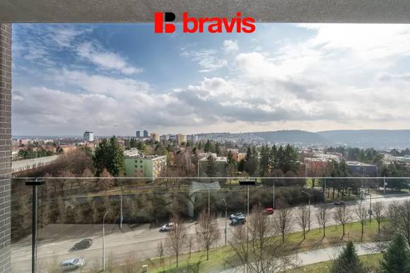 Nové 2+kk, Brno – Královopolská: Kompletně zařízený, s posilovnou, wifi