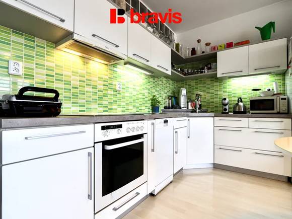 Pronájem prostorného bytu 2+kk, Brno - Komín, ul. Jundrovská, terasa, dvě parkovací stání