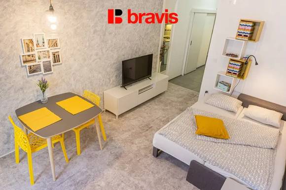 Pronájem bytu 1+1, Brno - Staré Brno, ul. Křížova, zařízený, klidný vnitroblok v blízkosti Mendlova náměstí
