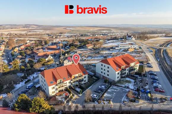 Prodej bytu 3+kk 74 m2, zahrada 623 m2, garáž, sklep, Holubice u Brna