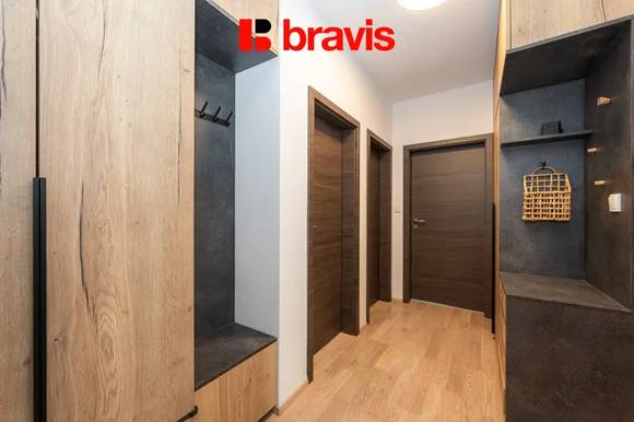 Prodej bytu 3+kk 74 m2, zahrada 623 m2, garáž, sklep, Holubice u Brna