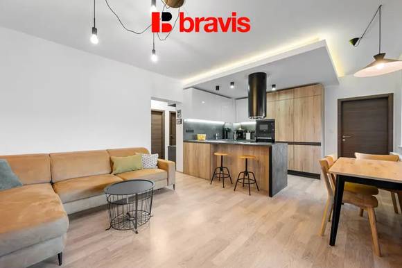 Prodej bytu 3+kk 74 m2, zahrada 623 m2, garáž, sklep, Holubice u Brna