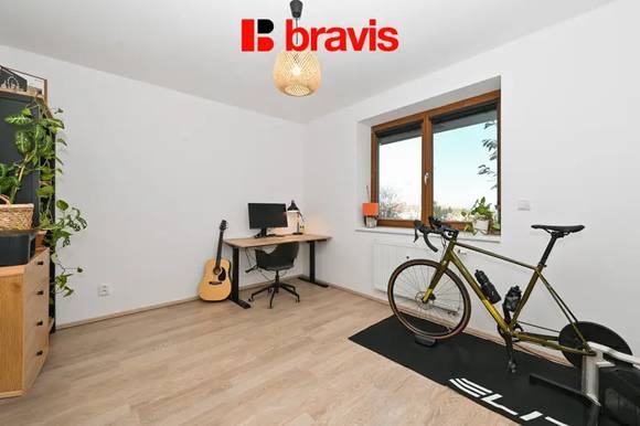 Prodej bytu 3+kk 74 m2, zahrada 623 m2, garáž, sklep, Holubice u Brna
