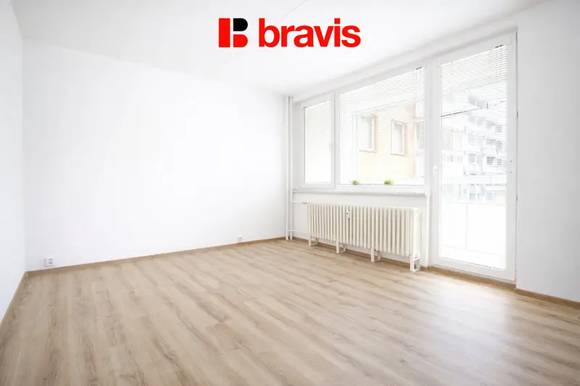 Pronájem bytu 1+1 s prosklenou lodžií na ulici Ukrajinská Brno - Bohunice