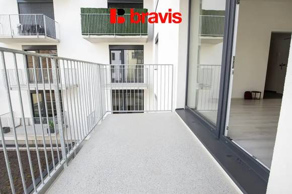 Pronájem bytu 1+kk, Brno - Trnitá, ul. Křenová, novostavba, balkon, výborná dostupnost do centra
