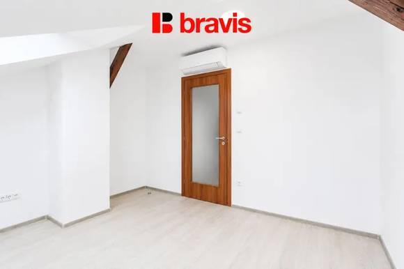 Pronájem velmi pěkného bytu 2+kk, Brno - střed, ulice Koliště, novostavba, klimatizace, podkrovní byt, centrum města