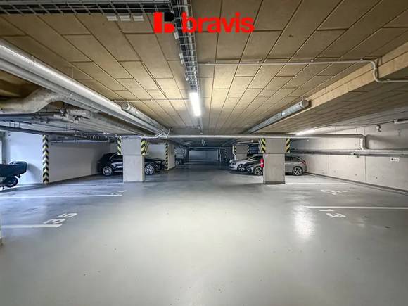 Pronájem garážového stání, Brno - Bystrc, ul. Markůvky