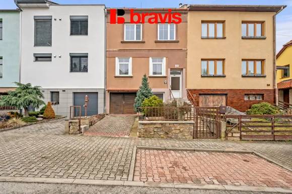 Pronájem rodinného domu Brno - Obřany, ulice Výpustky, zahrada, garáž