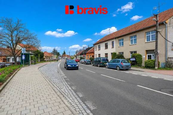 Pronájem skladovacího a výrobního prostoru, Brno - Bosonohy, ul.Pražská, parkování na vlastním pozemku