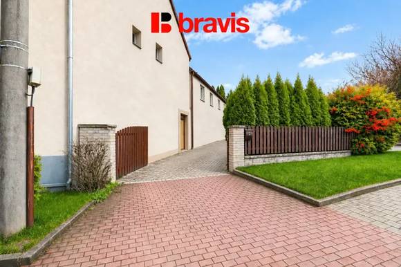 Pronájem skladovacího a výrobního prostoru, Brno - Bosonohy, ul.Pražská, parkování na vlastním pozemku