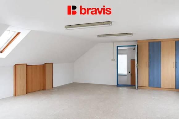 Pronájem skladovacího a výrobního prostoru, Brno - Bosonohy, ul.Pražská, parkování na vlastním pozemku