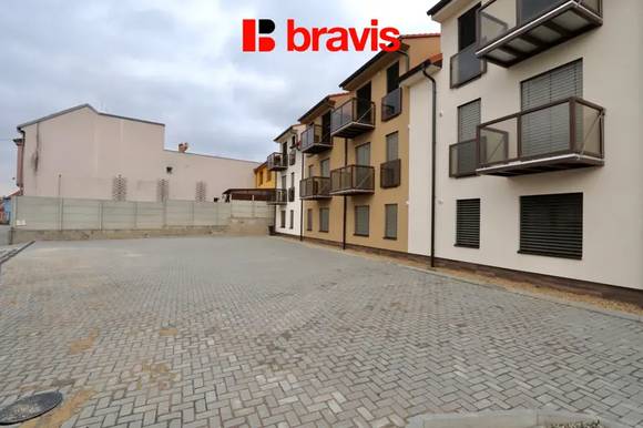 Pronájem prostorného bytu 1+kk, Brno - Starý Lískovec, ul. Kroupova, novostavba, parkovací stání v ceně, sklep