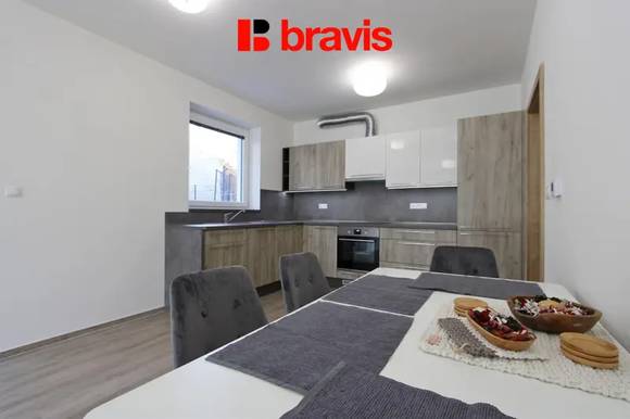 Pronájem bytu 2+kk, ulice Myslínova, Brno - Královo Pole, Vila „Pod Zaječí horou“, terasa se zahrádkou, 2 parkovací stání, sklep