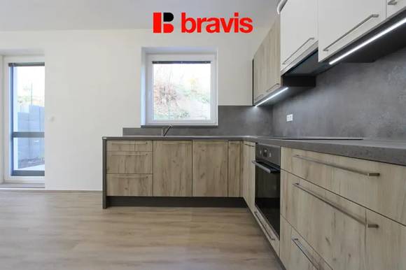 Pronájem bytu 2+kk, ulice Myslínova, Brno - Královo Pole, Vila „Pod Zaječí horou“, terasa se zahrádkou, 2 parkovací stání, sklep