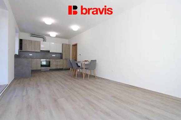 Pronájem bytu 2+kk, ulice Myslínova, Brno - Královo Pole, Vila „Pod Zaječí horou“, terasa se zahrádkou, 2 parkovací stání, sklep