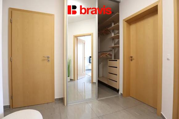 Pronájem nadstandardního bytu 2+kk, Brno – Královo Pole, Nové Semilasso – wellness a internet v ceně, balkon, klimatizace, garáž
