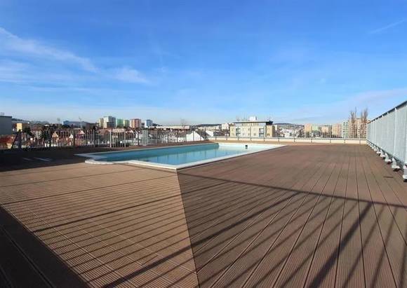Pronájem nadstandardního bytu 2+kk, Brno – Královo Pole, Nové Semilasso – wellness a internet v ceně, balkon, klimatizace, garáž