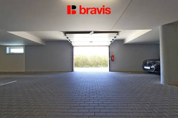 Pronájem garážového stání ul. U Leskavy, 17 m², Brno - Starý Lískovec