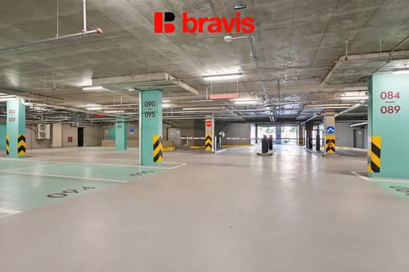 Pronájem kompletně zařízeného bytu 1+kk, Palác Trnitá, ul. Trnitá, s balkonem a možností garážového stání