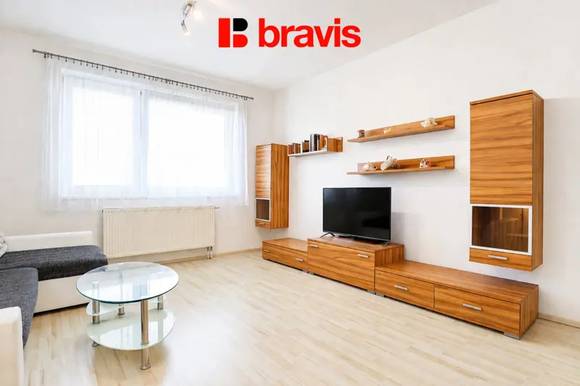 Pronájem bytu 2+kk Brno - Líšeň, ulice Houbalova, garážové parkovací stání v ceně