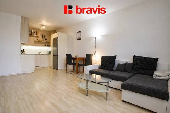 Pronájem bytu 2+kk Brno - Líšeň, ulice Houbalova, garážové parkovací stání v ceně