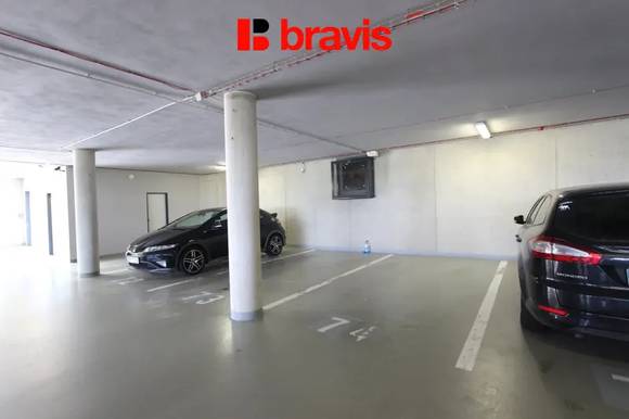 Pronájem bytu 2+kk Brno - Líšeň, ulice Houbalova, garážové parkovací stání v ceně