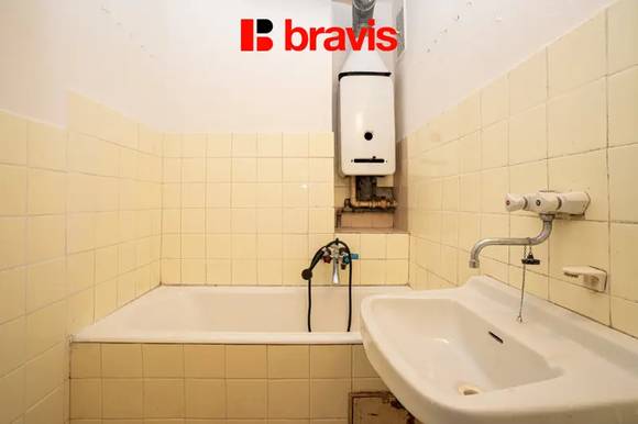 Prodej bytu 2+1 se šatnou, 51 m² a dvěma lodžiema 6,2 m2, Brno – ulice Záhumenice