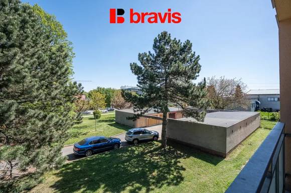 Prodej bytu 2+1 se šatnou, 51 m² a dvěma lodžiema 6,2 m2, Brno – ulice Záhumenice