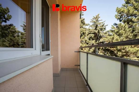 Prodej bytu 2+1 se šatnou, 51 m² a dvěma lodžiema 6,2 m2, Brno – ulice Záhumenice