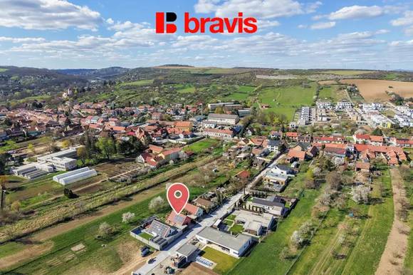 Prodej nízkoenergetického RD 4+kk (126m²), Želešice u Brna, prostorná šatna, garáž (29m²), zahrada, v blízkosti lesa