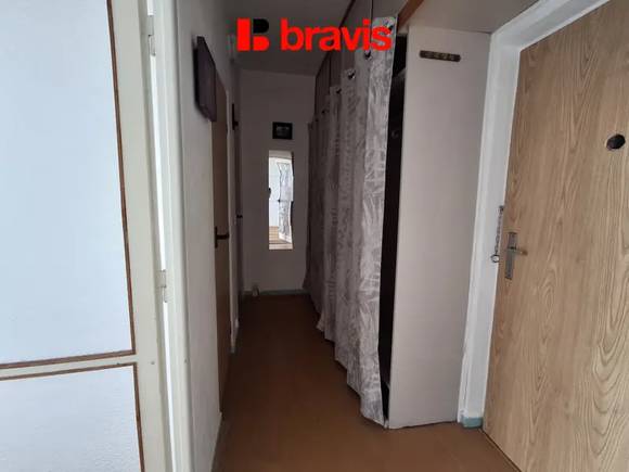 Pronájem bytu 1+1 38 m², částečně zařízený, lodžie,  Brno - Lesná, ul. Brožíkova