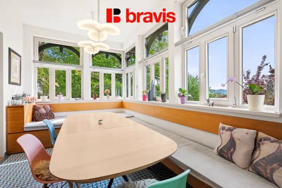 Prodej vily 5+kk na výjimečném místě, Tišnov, Riegrova ulice, nádherná, rozlehlá zahrada, pozemek 1997m², sklep, parkování