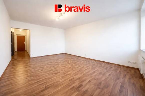 Pronájem bytu 2+kk na ulici Nové Sady, Brno-střed, výborná dostupnost, možnost parkování