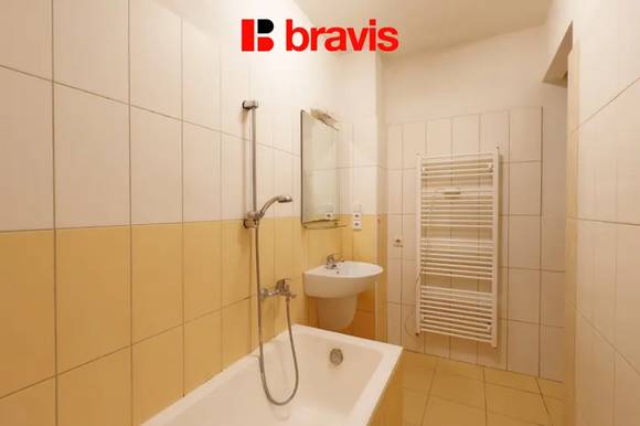 Pronájem bytu 2+kk na ulici Nové Sady, Brno-střed, výborná dostupnost, možnost parkování