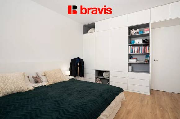 Pronájem moderního bytu 4+kk s terasou, sklepem a 2 parkovacími stáními – Brno, Lesná, ulice Fillova