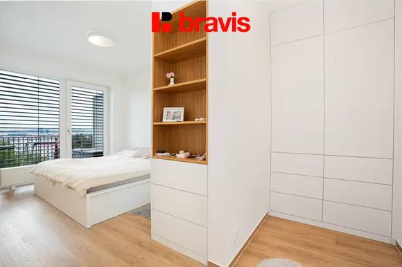Pronájem moderního bytu 4+kk s terasou, sklepem a 2 parkovacími stáními – Brno, Lesná, ulice Fillova