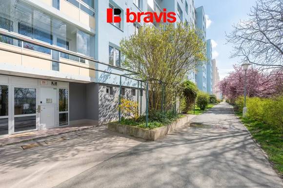 Prodej bytu 4+1 Brno - Nový Lískovec, ulice Svážná, zasklená lodžie