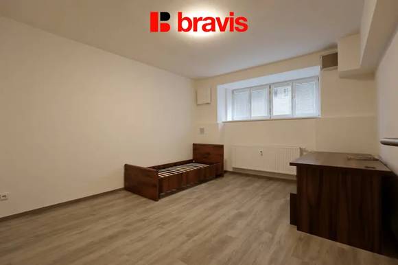 Pronájem bytu 1+1, Brno - střed, ul. Mezírka, částečně zařízený
