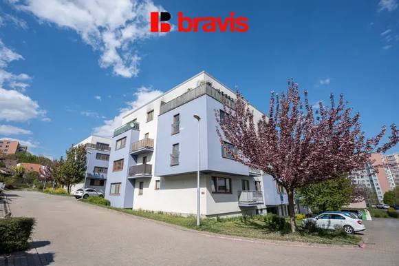 Prodej moderního bytu 1+kk s balkonem, ulice Čeňka Růžičky, Brno-Bohunice, sklep, garážové stání