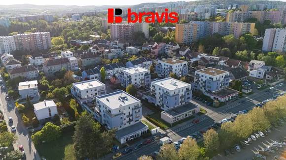 Prodej moderního bytu 1+kk s balkonem, ulice Čeňka Růžičky, Brno-Bohunice, sklep, garážové stání