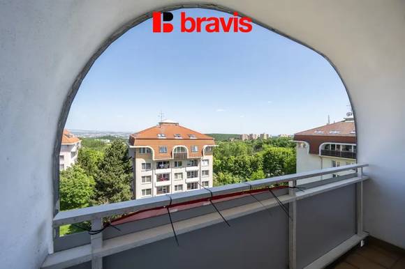 Prodej světlého mezonetového bytu 3+kk s lodžií, sklepem a nádherným výhledem, Brno – Kohoutovice, ul. Chopinova