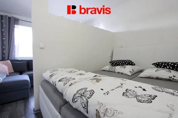 Pronájem bytu 1+1, ulice Šťouračova, Brno - Bystrc, zařízený, lodžie, sklep, klidná lokalita