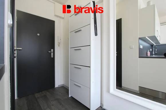Pronájem bytu 1+1, ulice Šťouračova, Brno - Bystrc, zařízený, lodžie, sklep, klidná lokalita