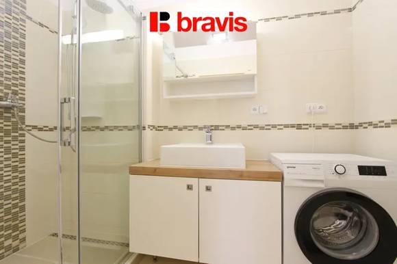 Pronájem bytu 3+1 po kompletní rekonstrukci s balkonem, Brno – Černá Pole, ul. Kunzova