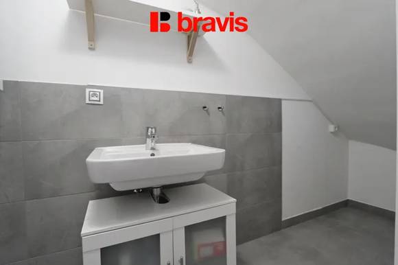 Pronájem rodinného domu 5+kk, ul. Jabloňová, Moravany, Brno-venkov, zahrada, terasa, 2 parkovací místa