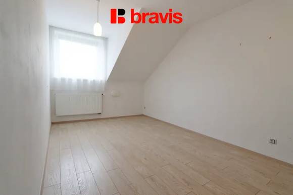 Pronájem rodinného domu 5+kk, ul. Jabloňová, Moravany, Brno-venkov, zahrada, terasa, 2 parkovací místa