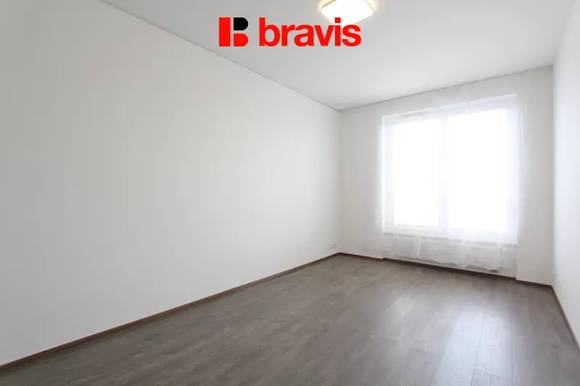 Pronájem nadstandardního bytu 3+kk s balkonem, garážovým stáním a sklepem, Palác Trnitá, Brno centrum
