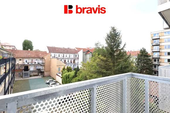 Pronájem bytu 1+kk, Brno - Královo Pole, ul. Poděbradova, částečně zařízený, parkování